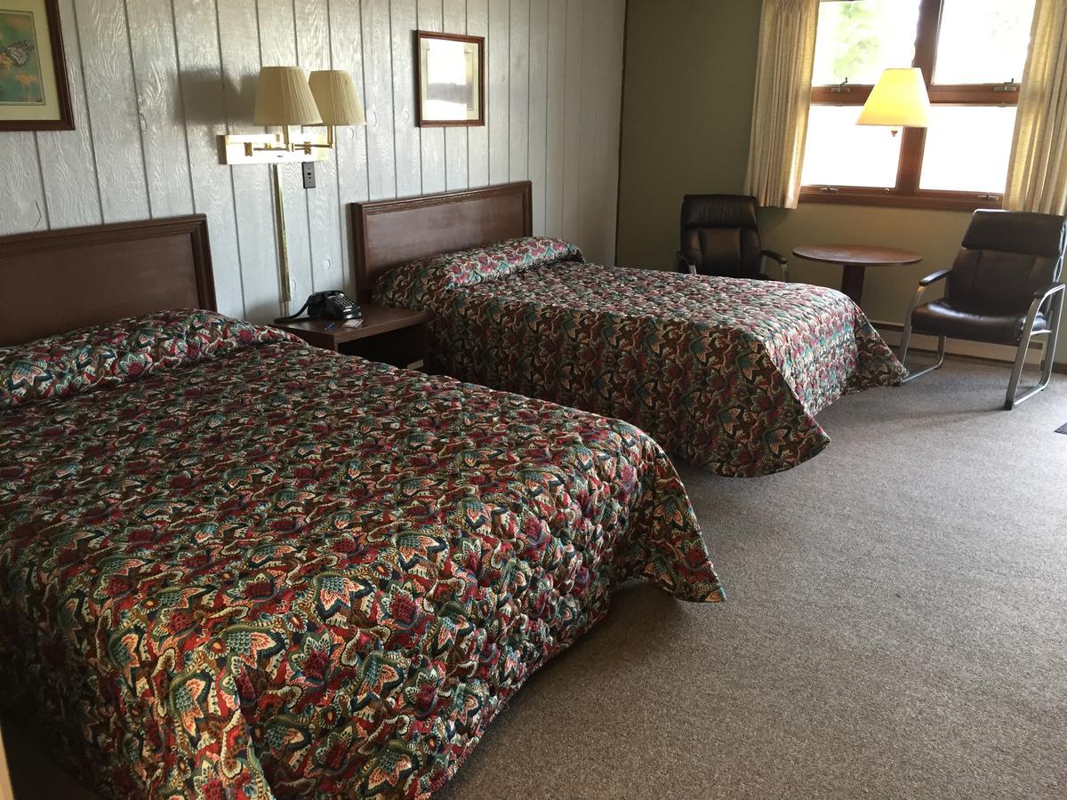 Colonial Hotel-Motel Buckhannon Buitenkant foto